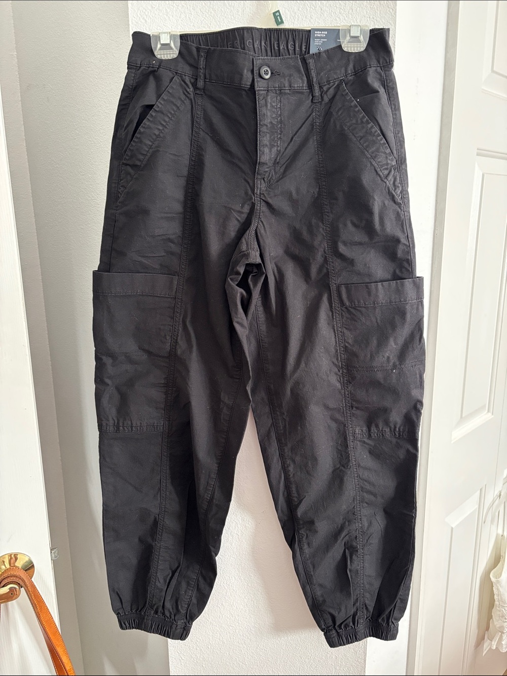 Women's American Eagle, Baggy Jogger Cargo Pants. Size 4R